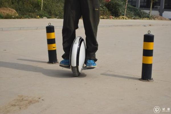 practice of one wheel electric balance scooter